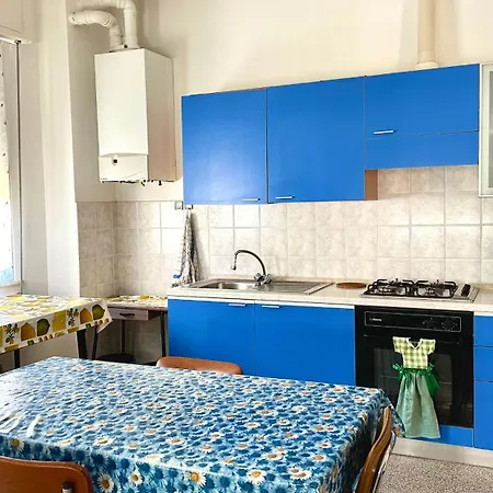 アパート Comodo Trilocale A 30 Mt Dal Mare, - Se073 *