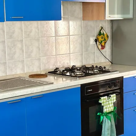 アパート Comodo Trilocale A 30 Mt Dal Mare, - Se073 セニガッリア