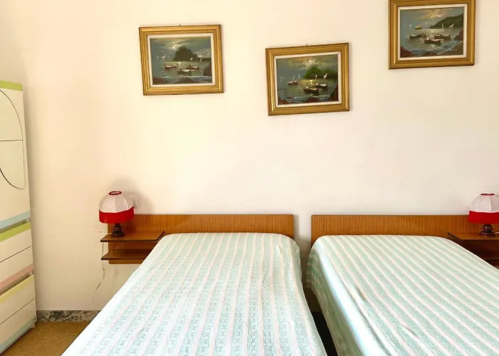 Apartment Comodo Trilocale A 30 Mt Dal Mare, - Se073