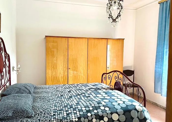 Comodo Trilocale A 30 Mt Dal Mare, - Se073 *