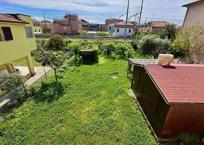 Comodo Trilocale A 30 Mt Dal Mare, - Se073 *